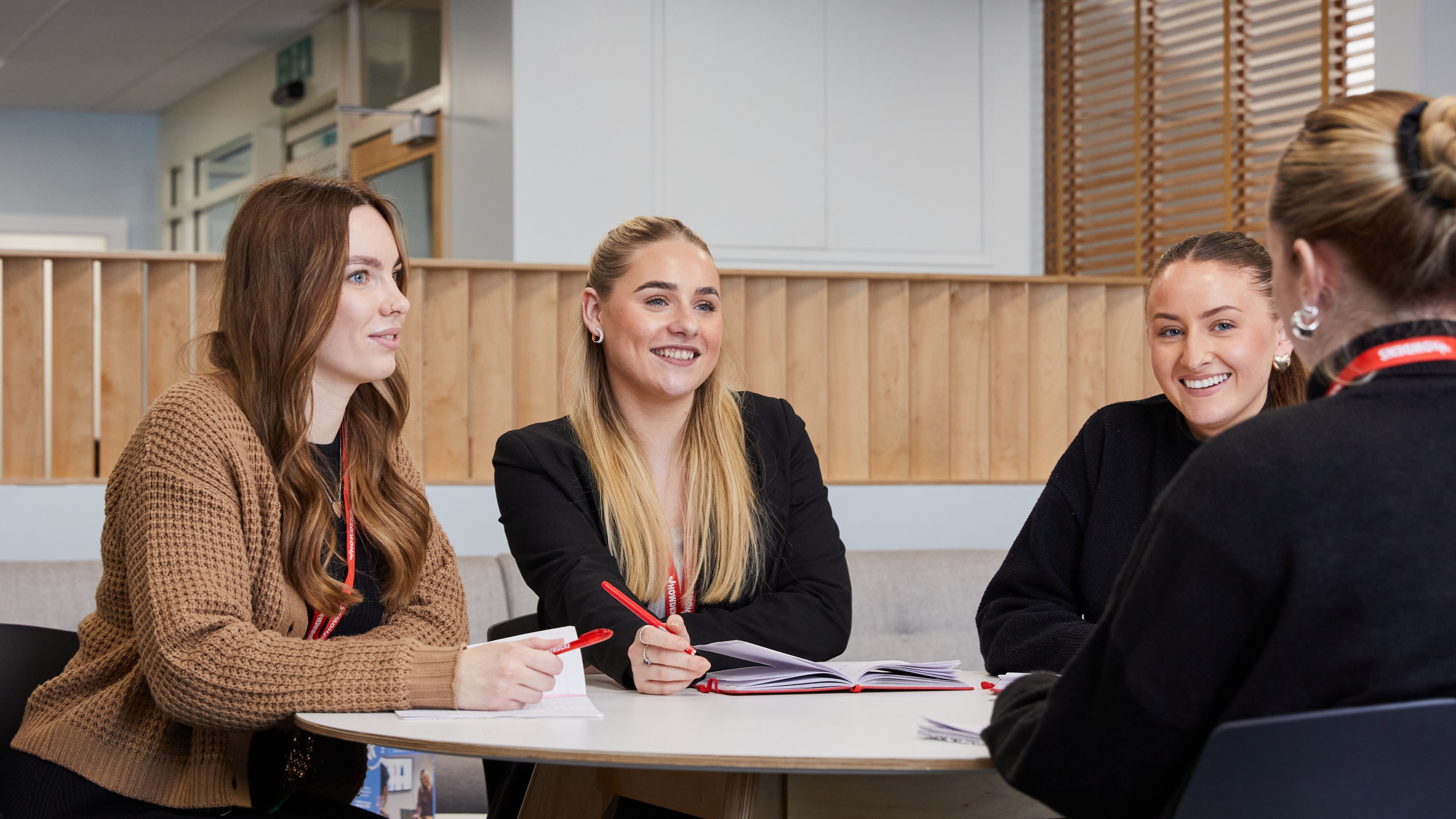 Reward And Benefits - Hero Image 16_9